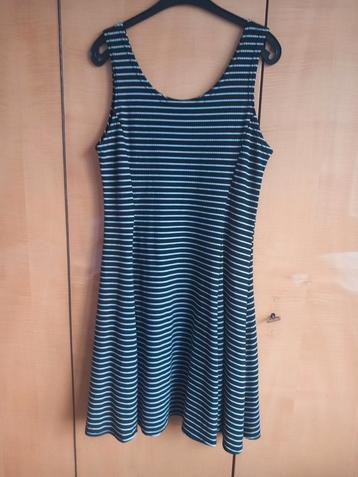 Robe coton. Taille XL. Noir et blanc  beschikbaar voor biedingen