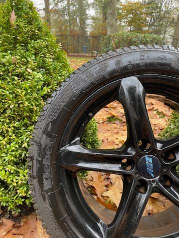 Autobanden 225/50/R17 Incl. zwarte velgen (org. Audi A5) beschikbaar voor biedingen