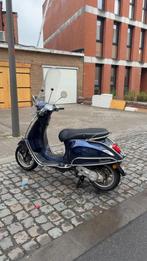 Vespa primavera 80 cc, Fietsen en Brommers, Scooters | Vespa, Ophalen, Zo goed als nieuw