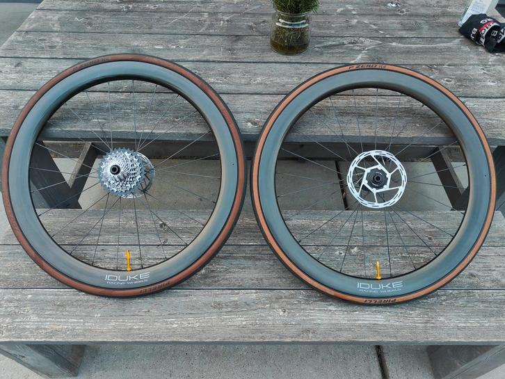 Carbon racewielen Duke met DT Swiss 240 naven, Fietsen en Brommers, Fietsonderdelen, Zo goed als nieuw, Racefiets, Wiel, Ophalen of Verzenden