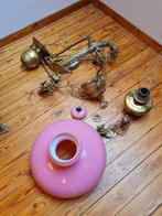 Lustre ancien à pétrole avec Opaline rose à restaurer, Antiek en Kunst, Ophalen