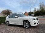 BMW X1 2.0iA xDrive20 * PACK M * XENON * PDC * 1ste EIGENAAR, Auto's, BMW, 4 cilinders, Alcantara, Wit, Bedrijf