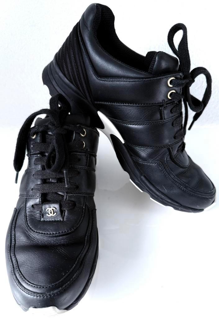 CHANEL SNEAKERS LEER & SATIJN MAAT 39 ORIGINEEL💖💖💖, Kleding | Dames, Schoenen, Zo goed als nieuw, Sneakers, Zwart, Ophalen of Verzenden