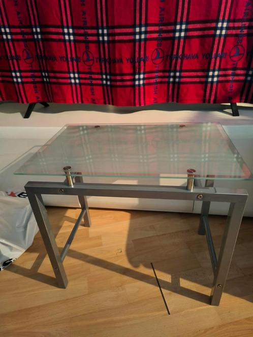 Ijzeren bijzettafeltje met glazen bovenplaat, Maison & Meubles, Tables | Tables d'appoint, Utilisé, Rectangulaire, 45 à 60 cm