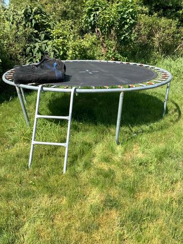 Trampoline 240cm beschikbaar voor biedingen