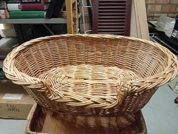 hondenmand beschikbaar voor biedingen