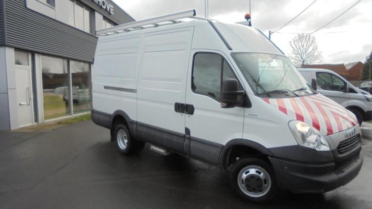 IVECO 50C17 3.0D - TREKHAAK - IMPERIAAL - GARANTIE, Auto's, Bestelwagens en Lichte vracht, Bedrijf, Te koop, ABS, Airbags, Bluetooth