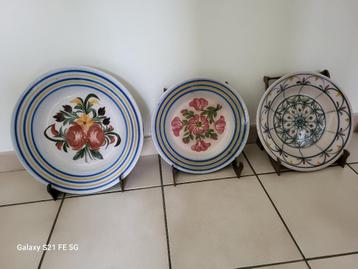 3 handgeschilderde borden beschikbaar voor biedingen