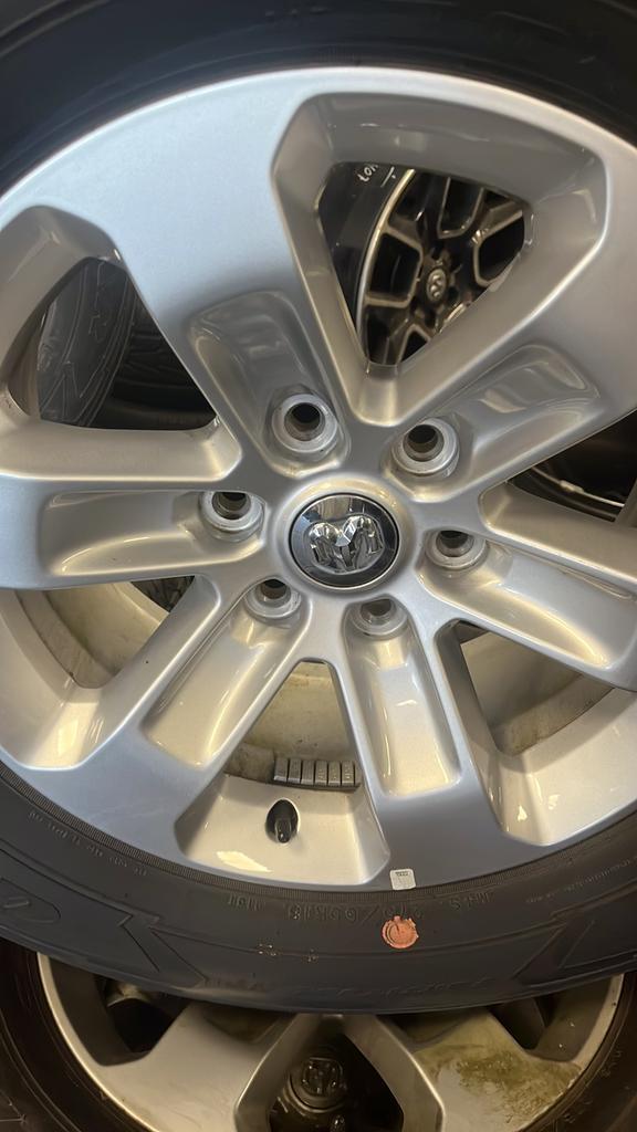 18 inch 20 inch 22 inch dodge ram velgen ram 1500 banden, Auto-onderdelen, Banden en Velgen, Band(en), 18 inch, Terreinwagen, Gebruikt