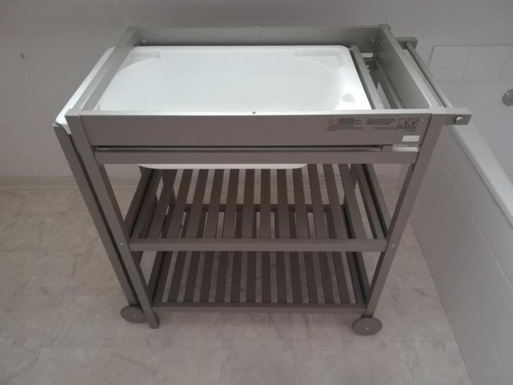 VERZORGINGSTAFEL QUAX met BAD, Kinderen en Baby's, Badjes en Verzorging, Gebruikt, Overige typen, Ophalen