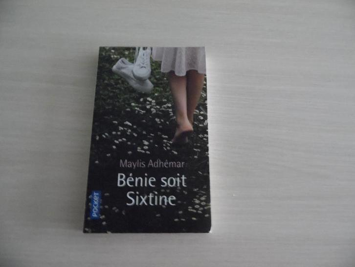 BÉNIE SOIT SIXTINE        MAYLIS ADHÉMAR, Boeken, Romans, Nieuw, Europa overig, Ophalen of Verzenden