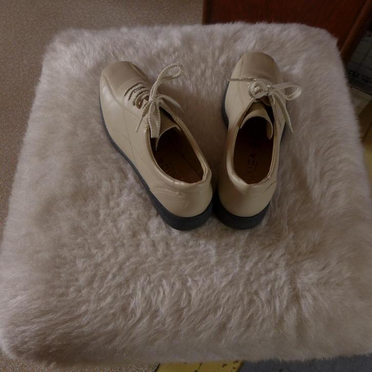 HIRICA NEUVES pointure 38, Kleding | Dames, Schoenen, Nieuw, Overige typen, Beige, Ophalen of Verzenden