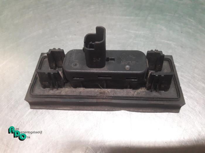 Slotmechaniek Motorkap van een Renault Clio (Clio 3 06-), Auto-onderdelen, Carrosserie, Renault, Gebruikt, 3 maanden garantie