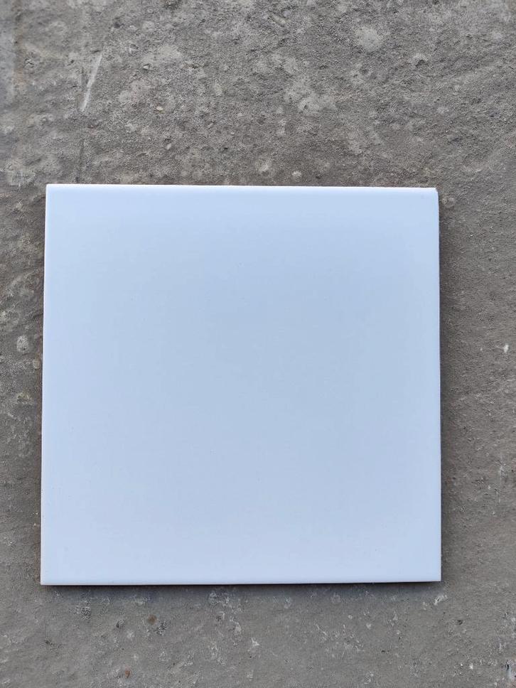 Keramische tegels: 20x20-Verschillende kleuren-10€/m², Doe-het-zelf en Bouw, Plinten en Afwerking, Nieuw, Overige typen, Overige materialen