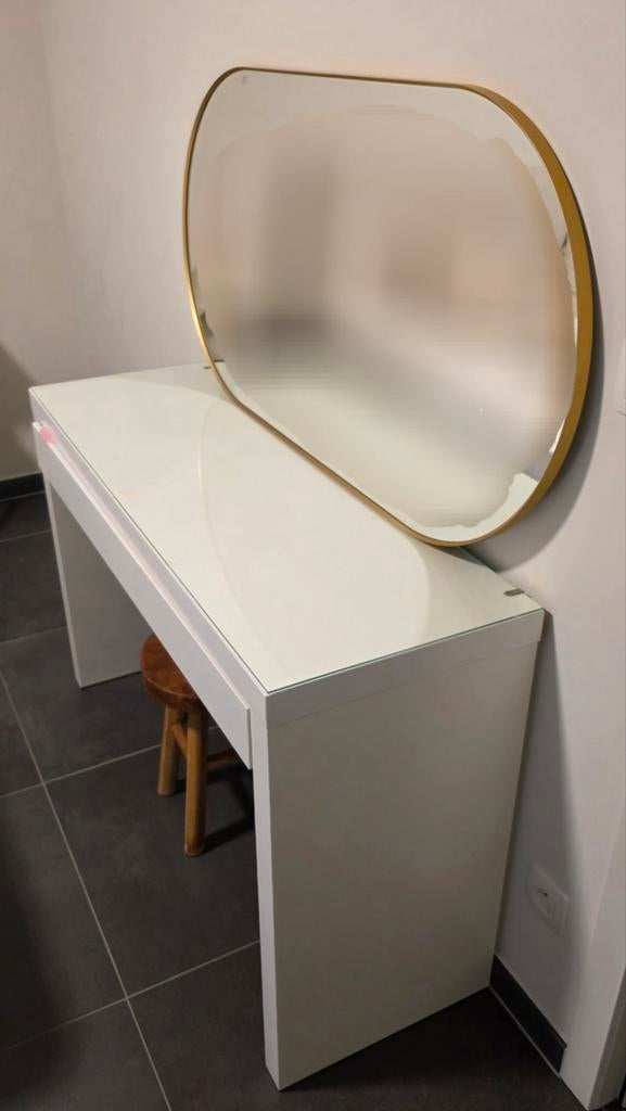 Bureau avec miroir (Ikea), Maison & Meubles, Tables | Coiffeuses, Enlèvement