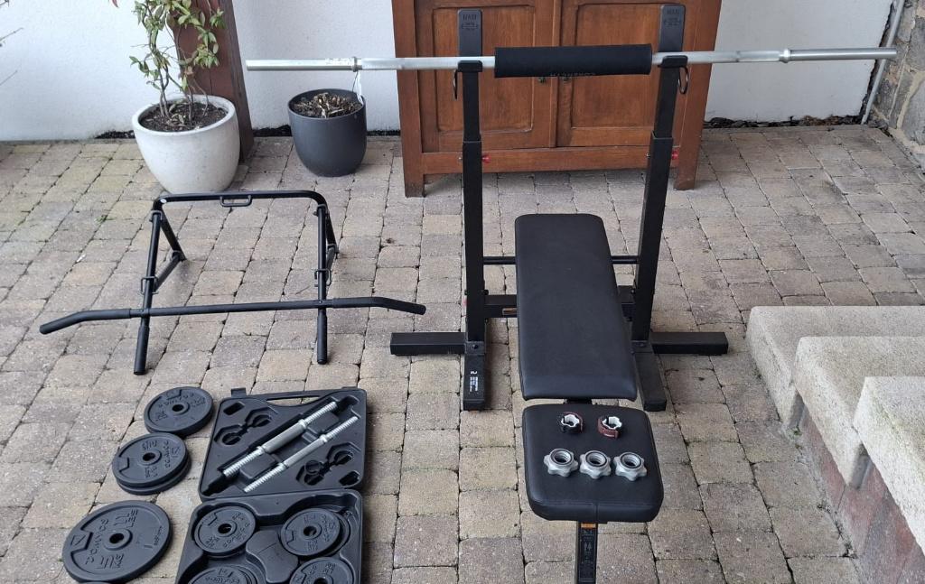 Banc de musculation + accessoires & barre de traction, Sports & Fitness, Enlèvement, Comme neuf, Pectoraux, Banc d'exercice