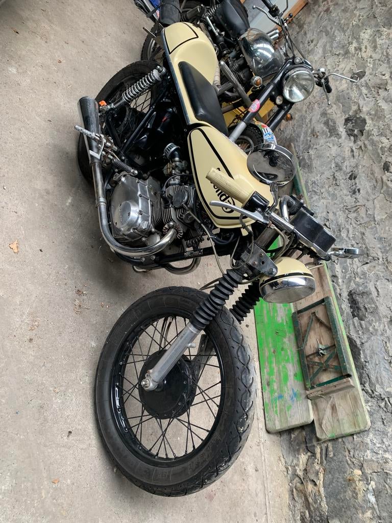 Moto hondas 125 2cylendre de 1979, Motos, Enlèvement