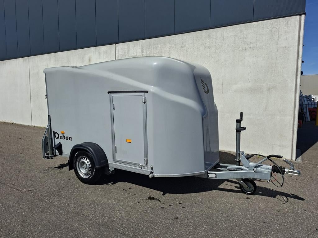 Gesloten aanhangwagen., Enlèvement