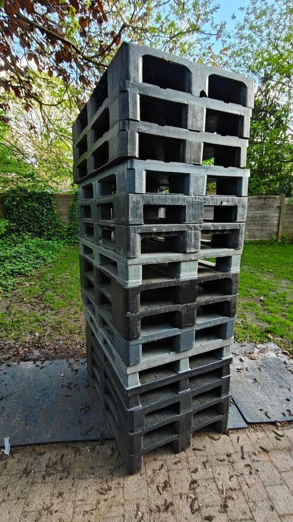 15 kunststof paletten MIX met gesloten dek, Ophalen, Gebruikt