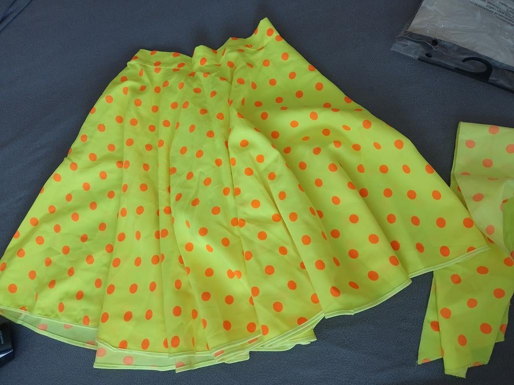 Carnaval rok + sjaal, Ophalen