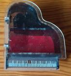 Petit piano avec musique, Enlèvement ou Envoi, Comme neuf