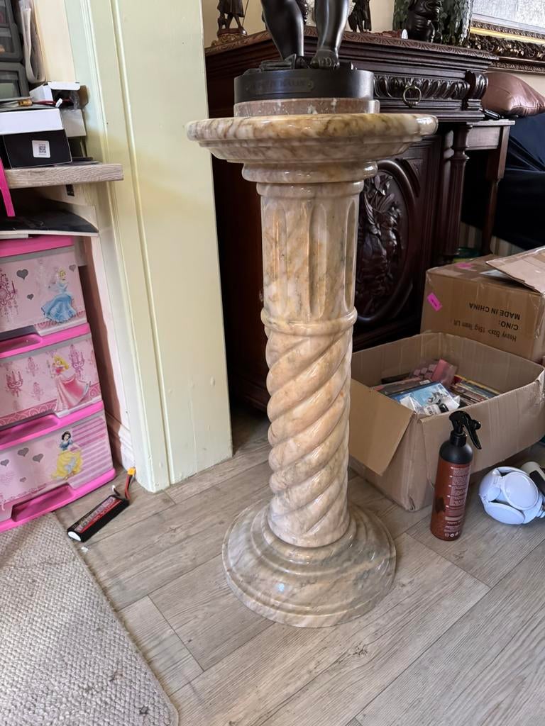 Marmeren zuil, Ophalen, Gebruikt