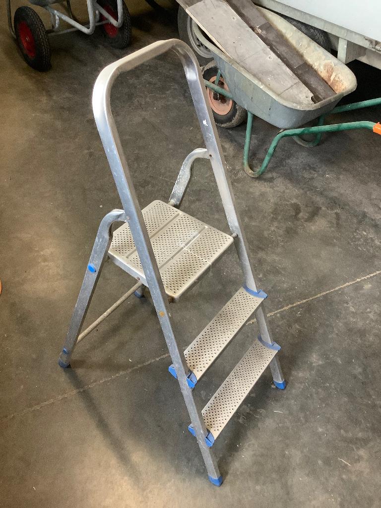 Trapladder 3 treden, Doe-het-zelf en Bouw, Ladders en Trappen, Ophalen, Trap, Zo goed als nieuw, Opvouwbaar of Inschuifbaar