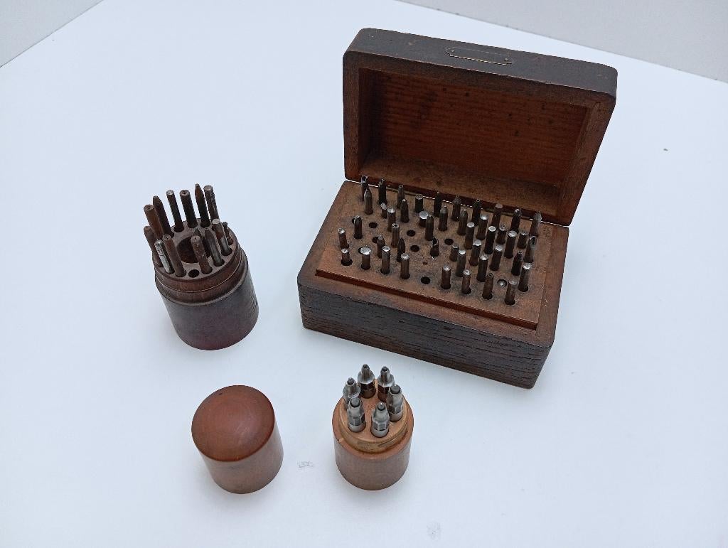 matériel d'horlogerie | horloger | poinçonnage, Antiquités & Art, Antiquités | Outils & Instruments, Enlèvement ou Envoi