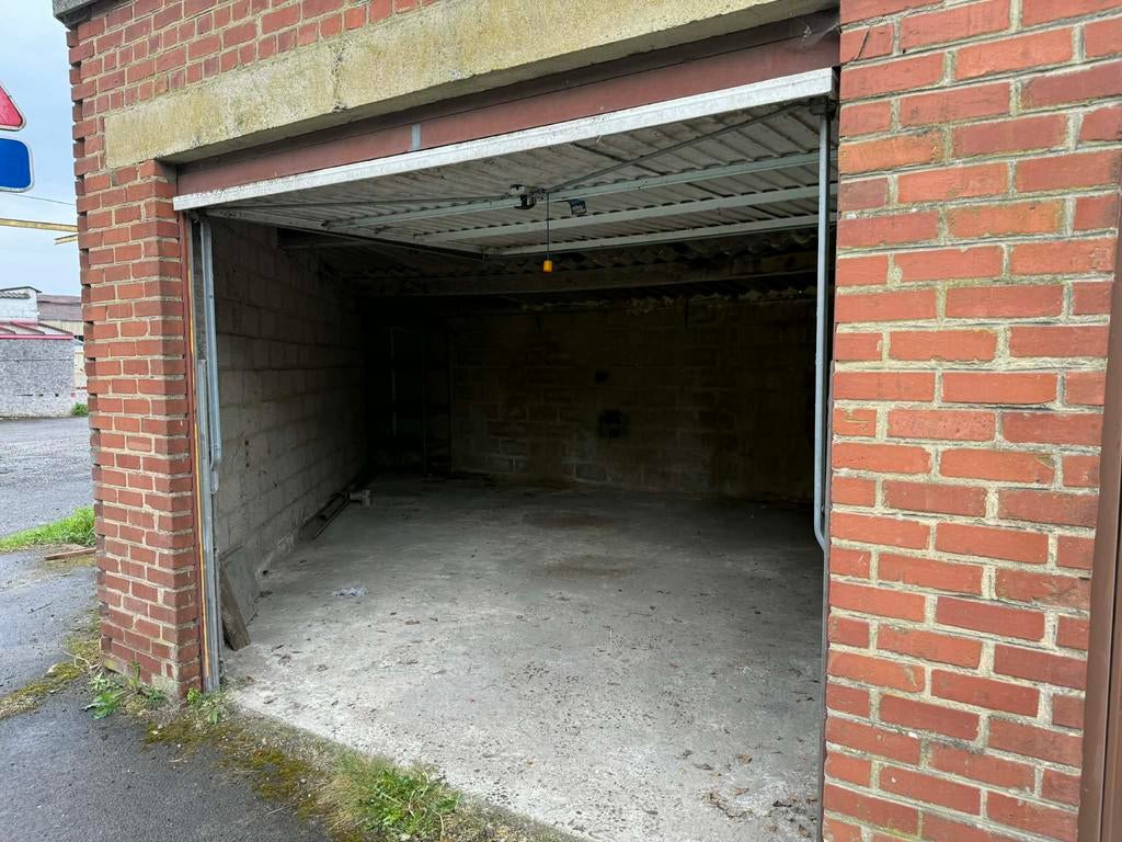 Garage a Vendre a Haine St Pierre 7100, Immo, Garages & Places de parking, Province de Hainaut