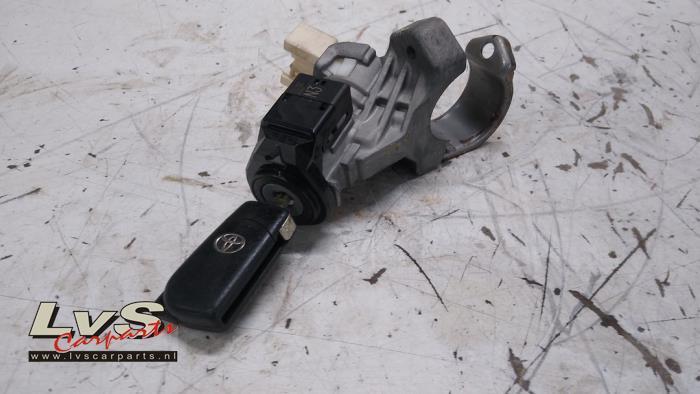 Serrure de contact + clé d'un Toyota Aygo, -, 3 mois de garantie, Toyota, Utilisé