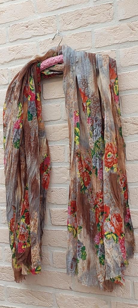 Sjaal romand, Kleding | Dames, Mutsen, Sjaals en Handschoenen, Romand, Ophalen of Verzenden, Zo goed als nieuw, Sjaal