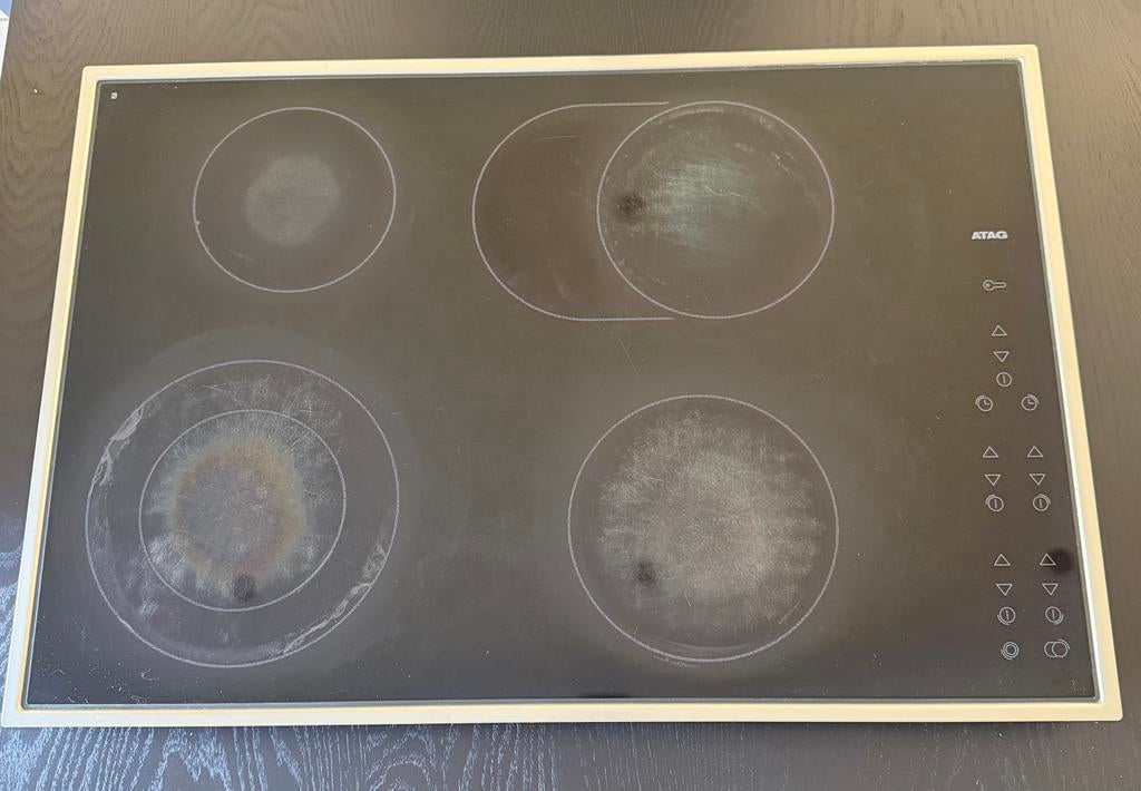 Taques vitrocéramique ATAG HL211Q, Electroménager, Enlèvement, Utilisé, À Poser, 4 zones de cuisson