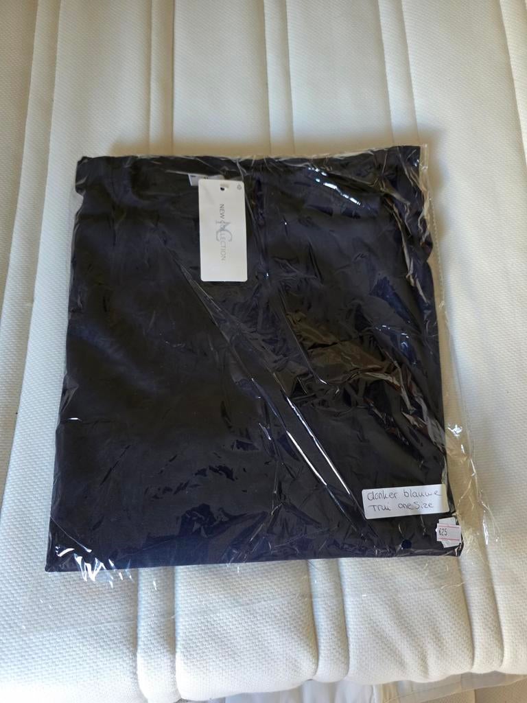 Donker blauwe trui nieuw, Vêtements | Femmes, Jupes, Enlèvement ou Envoi