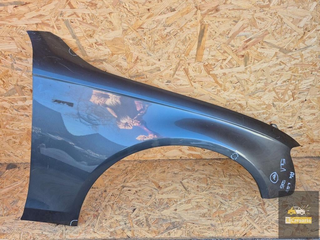 Audi A4 B8 Aile avant droite relevable, AUDI AG, Auto-Union-Strasse 1
85045  Ingolstadt, DE, Audi, Utilisé