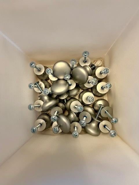 Poignée de porte grise - pour armoires 26 pièces, Enlèvement ou Envoi, Comme neuf