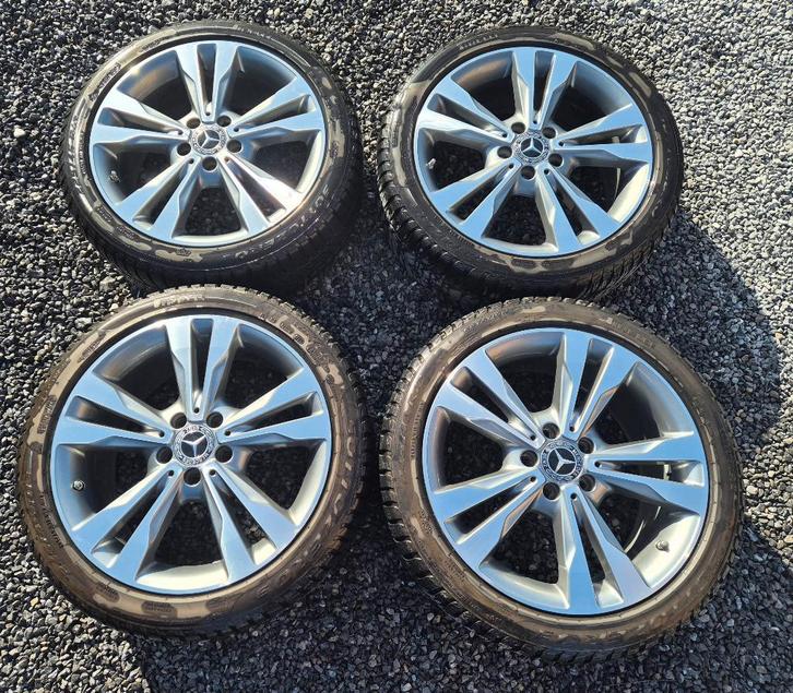 Jantes Mercedes 18 avec pneus hiver, Autos : Pièces & Accessoires, Pneus & Jantes, Pneu(s), Pneus hiver, 18 pouces, Enlèvement