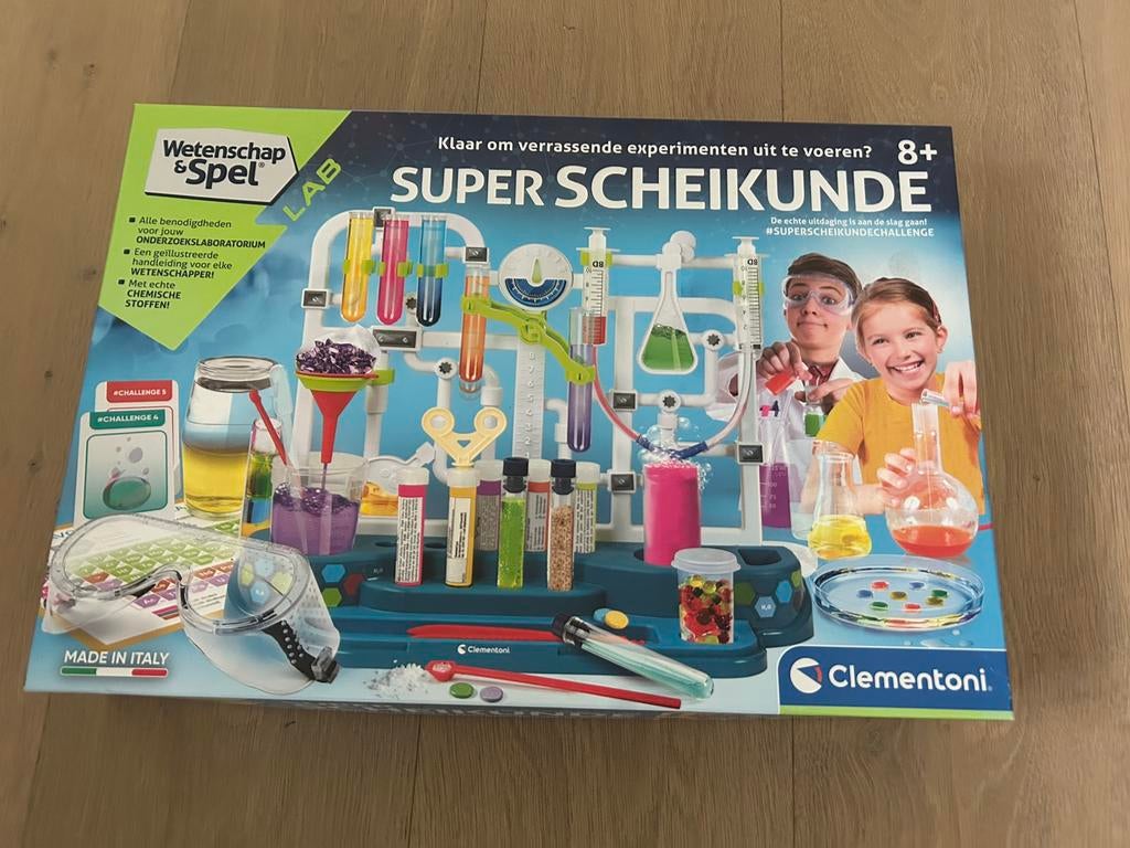 Super Scheikunde doos, Hobby en Vrije tijd, Gezelschapsspellen | Overige, Zo goed als nieuw, Ophalen