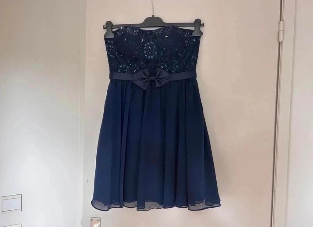 Blauwe strapless cocktailjurk - maat 38/medium, Kleding | Dames, Maat 38/40 (M), Blauw, Cocktailjurk, Ophalen of Verzenden