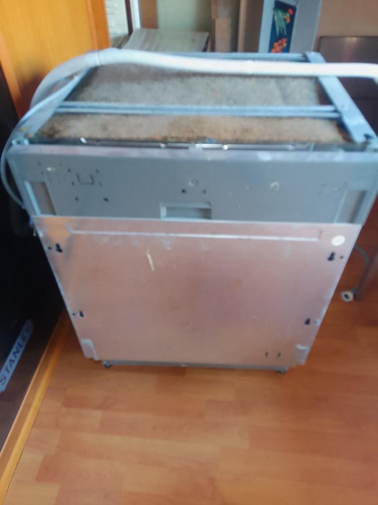 Inbouw vaatwasser, Ophalen, Inbouw