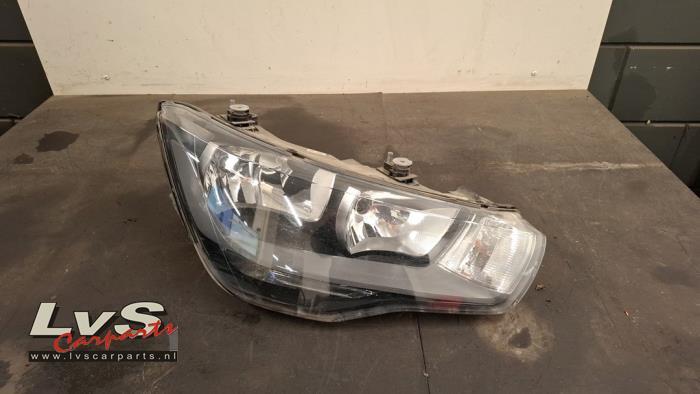 Phare droit d'un Audi A1, Autos : Pièces & Accessoires, Éclairage, Audi, Utilisé, 3 mois de garantie, Enlèvement ou Envoi