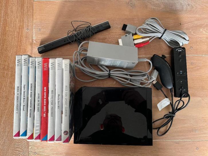 Nintendo Wii + 8 games, Games en Spelcomputers, Games | Nintendo Wii, Gebruikt, Avontuur en Actie, 1 speler, Vanaf 7 jaar, Verzenden