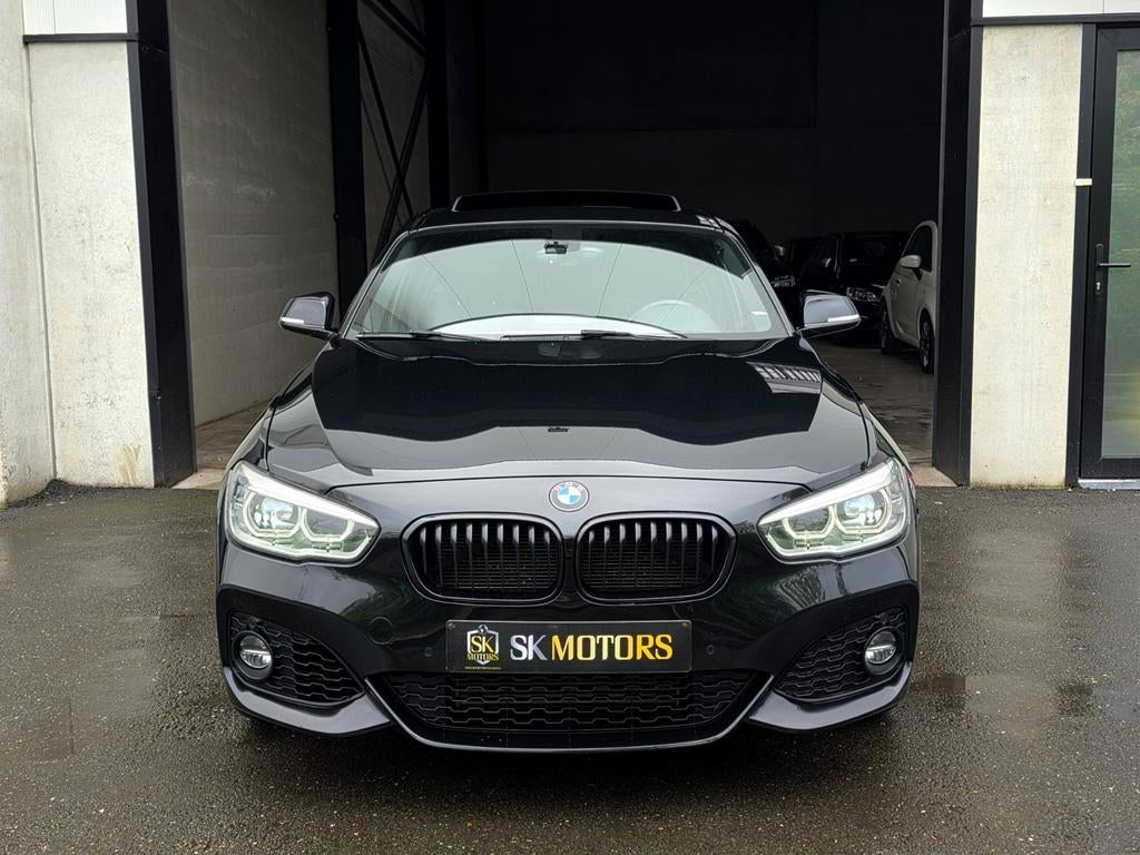 118iA M LCI Open Dak Camera Carplay LED Zetelverw. Garantie, Auto's, BMW, Alcantara, Zwart, 5 deurs, 1499 cc