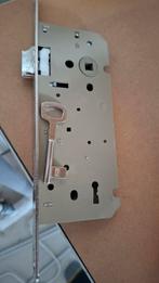 Verfdeur+slot en omkadering, Doe-het-zelf en Bouw, Ophalen, Slot