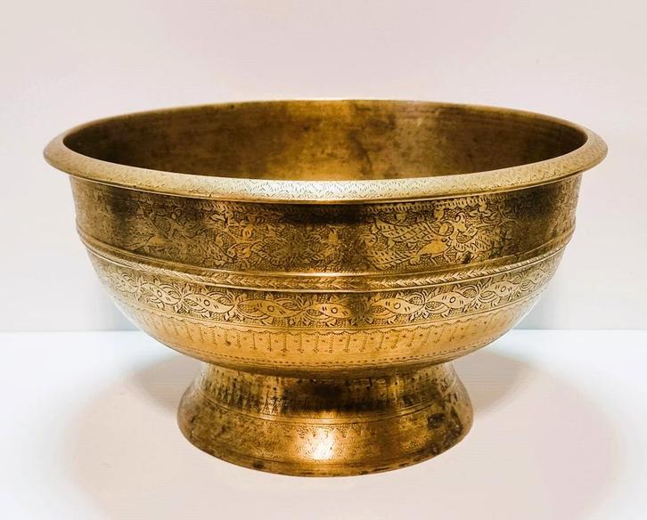 Antieke ceremoniële betelnoot kom, fijn bewerkt., Antiek en Kunst, Curiosa en Brocante, Ophalen of Verzenden