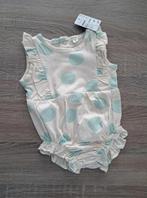 Wit pakje met turquoise bolletjes 62, Enfants & Bébés, Vêtements de bébé | Taille 62, Neuf, Zeeman, Enlèvement ou Envoi, Costume