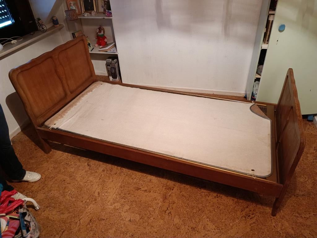 Vintage bed, gratis af te halen., Ophalen