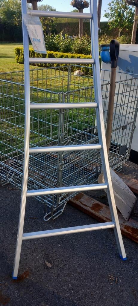 Lader nieuw voor slechts 50 euro .ofwel met 8 treden of 9, Doe-het-zelf en Bouw, Ladders en Trappen, Ophalen