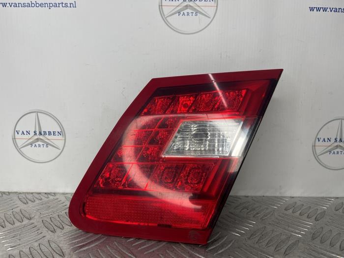 Feu arrière droit d'un Mercedes E-Klasse, -, 3 mois de garantie, Utilisé, -