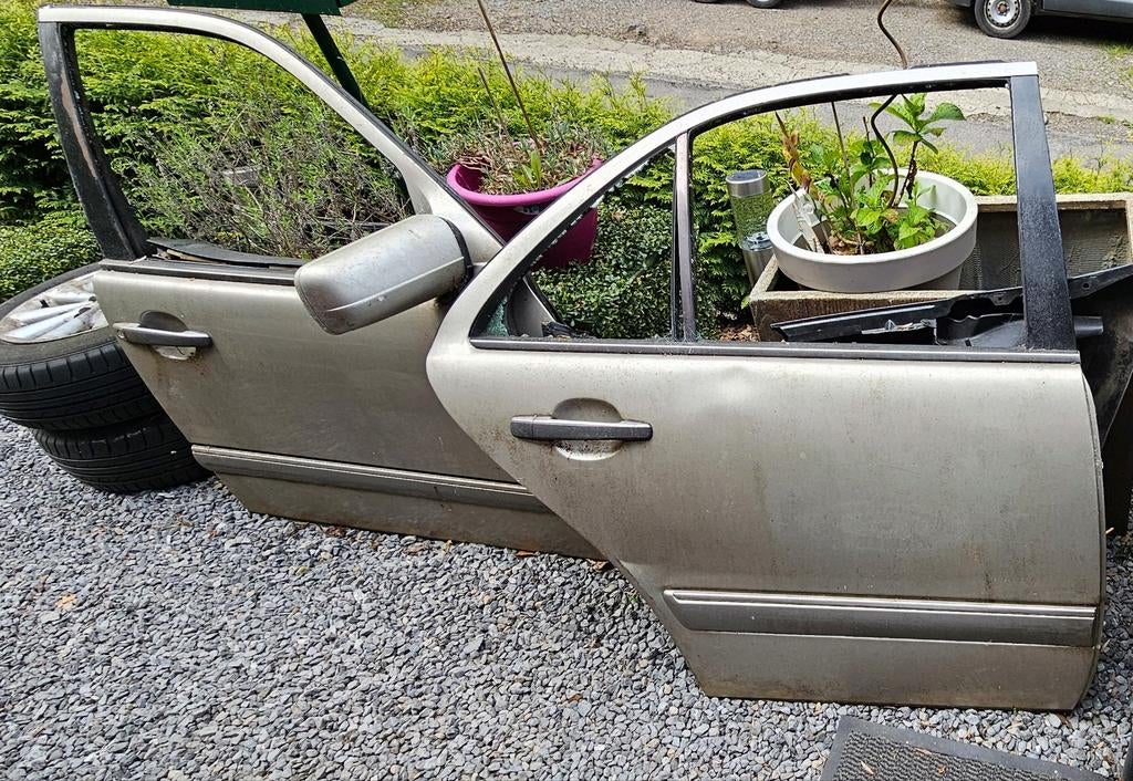 Mercedes E220 onderdelenpartij, Ophalen