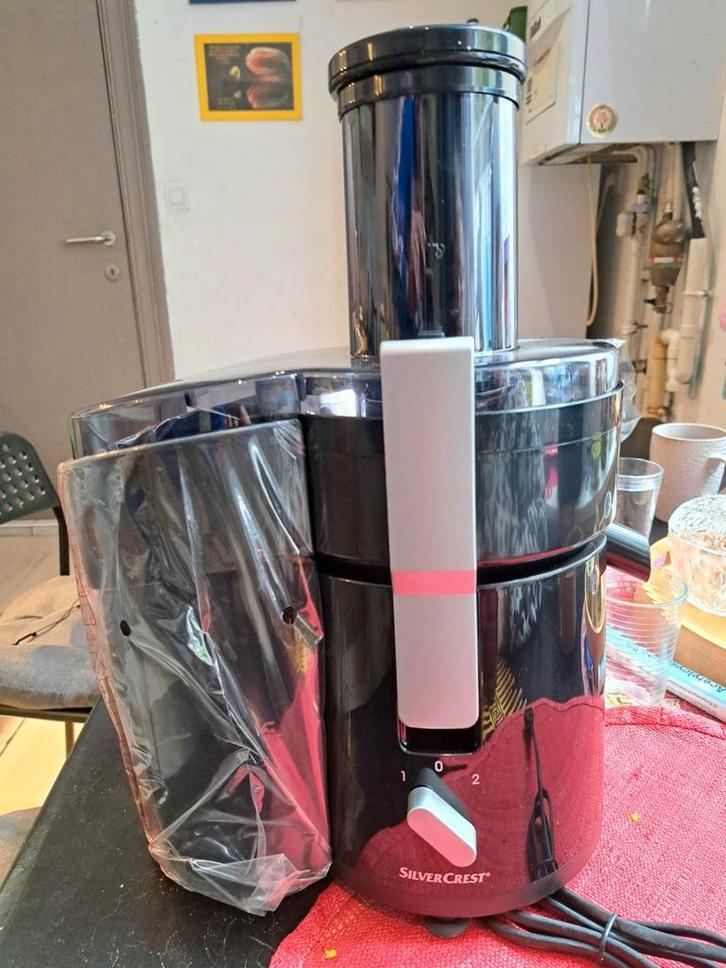 Centrifugeuse SilverCrest NEUVE jamais utilisée, Electroménager, Extracteurs de jus, Enlèvement
